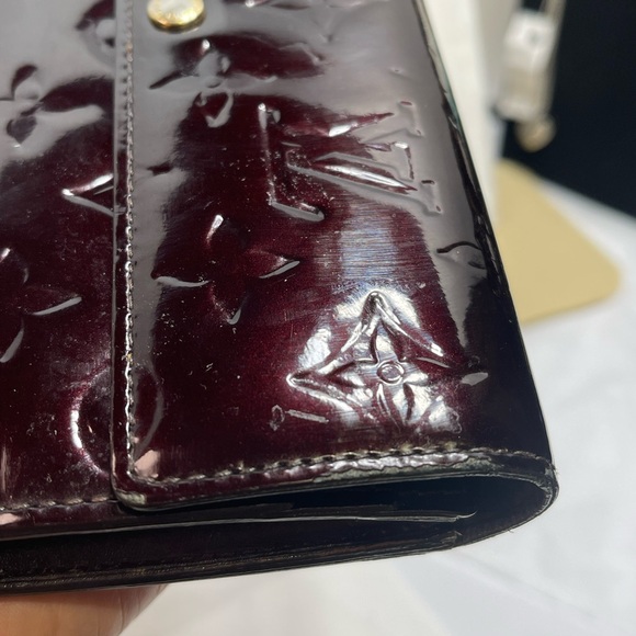Louis Vuitton Sarah Wallet in Vernis Amarante , pre loved. Wallet only. - Picture 12 of 15